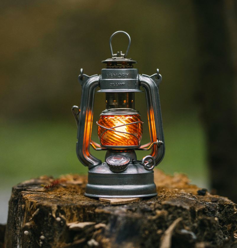 MEMORY Mini Kerosene Hurricane Lantern