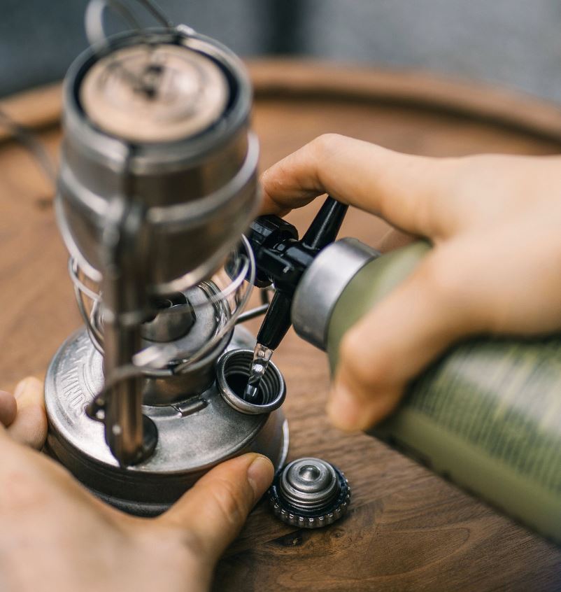 MEMORY Mini Kerosene Hurricane Lantern