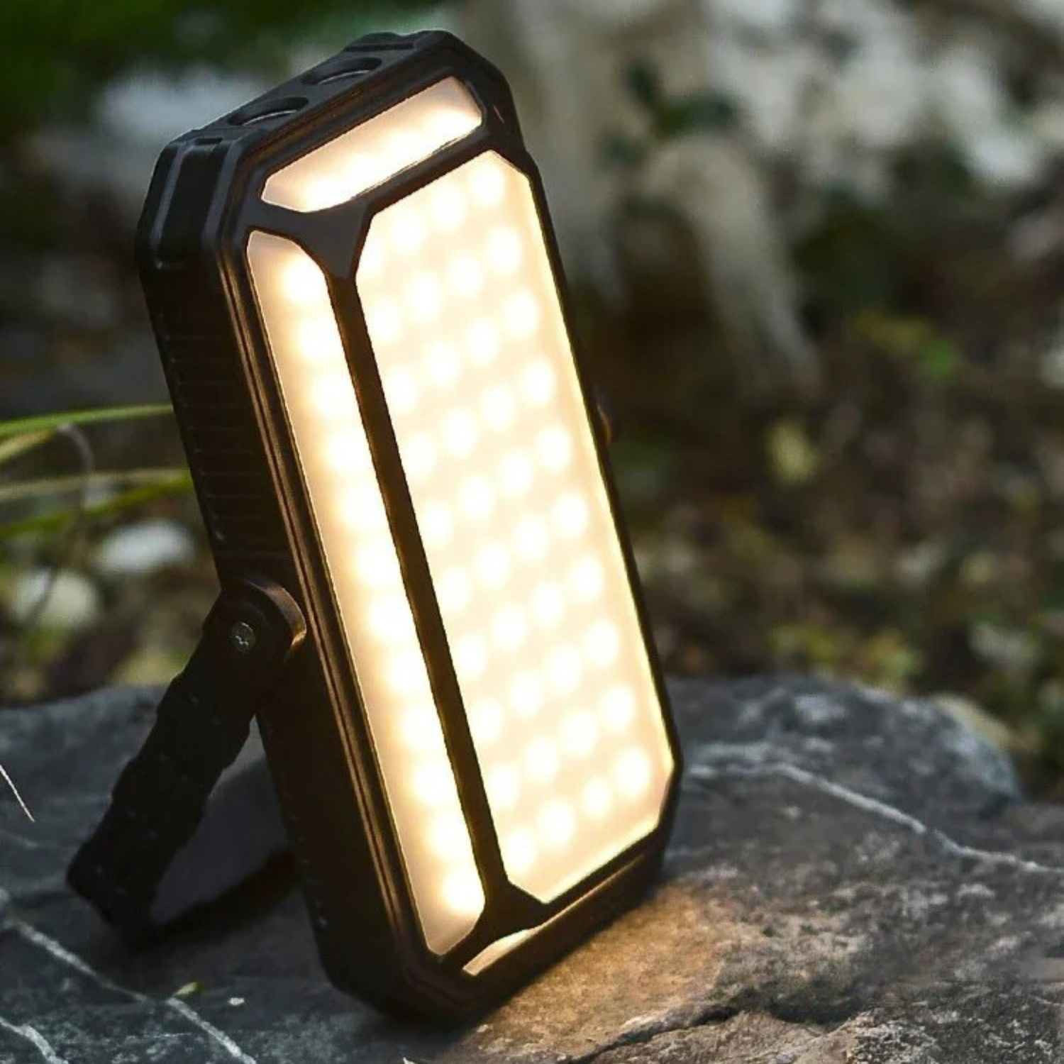 LumaCore™ 1200 Basecamp Lantern