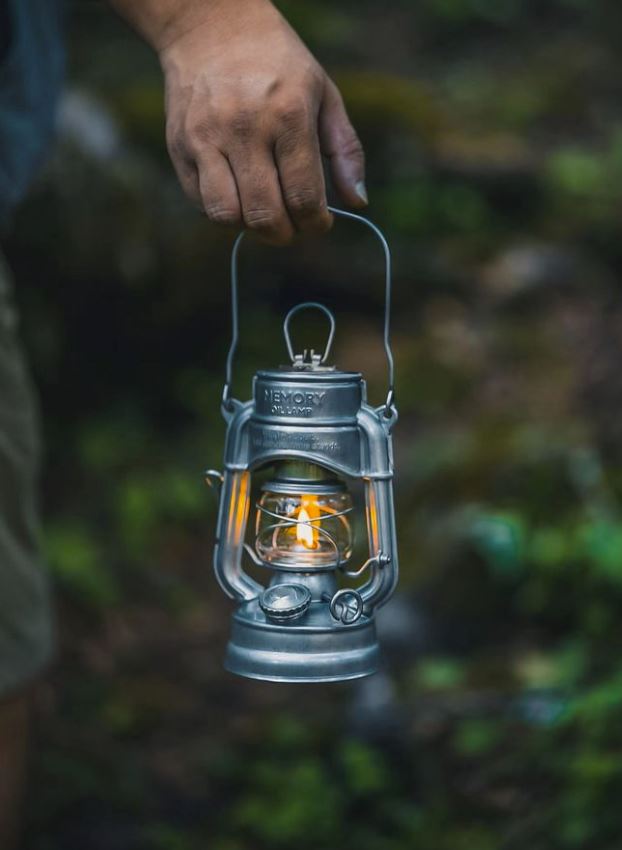 MEMORY Mini Kerosene Hurricane Lantern